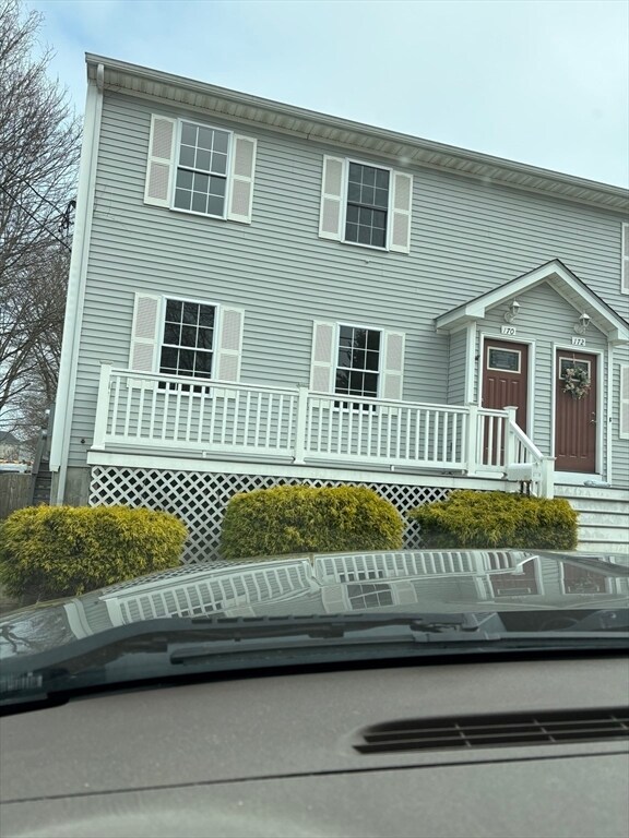 Building Photo - 170 Lawrence St