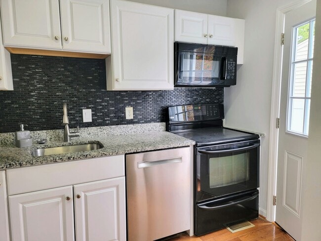 Building Photo - 707 Douglass Ave