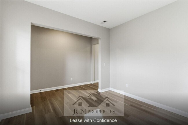 Building Photo - 112 Lambert Fld