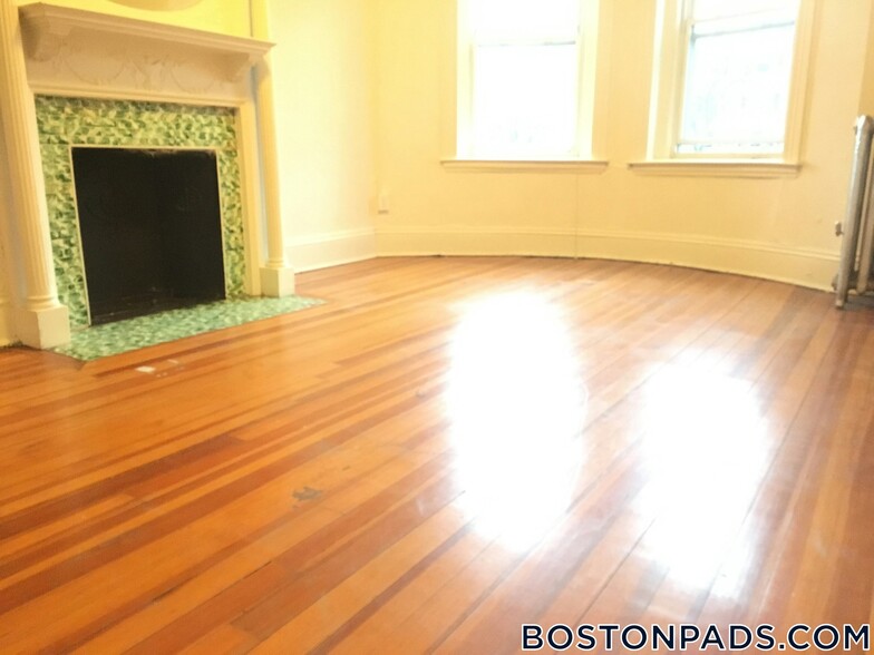 Building Photo - 1377 Commonwealth Ave