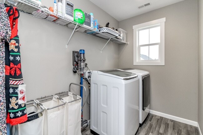 Building Photo - Beautiful 3 Bedroom 2.5 Bathroom Property