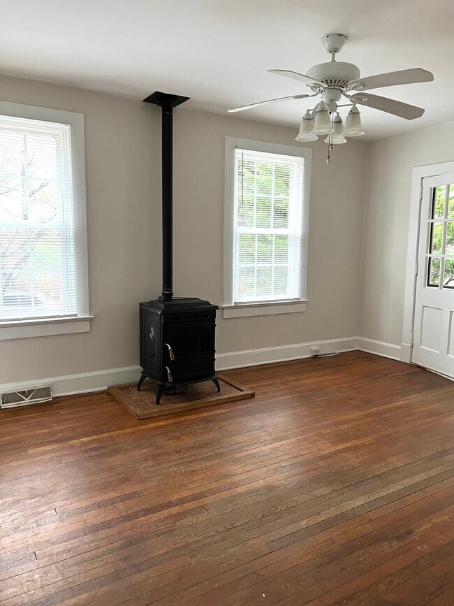 Building Photo - Enka Village Home for rent. 2 bedroom/1 ba...