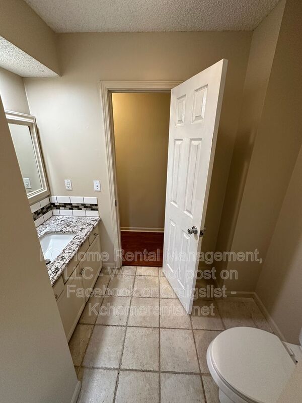 Building Photo - 124 N Garfield St