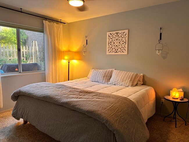 Building Photo - 2560 Juniper Ave