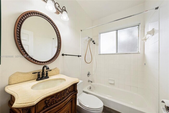 Building Photo - 2893 Oakbrook Dr