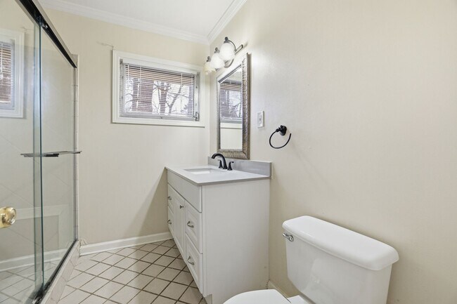 Building Photo - Renovated Home in the Heart of Brookhaven