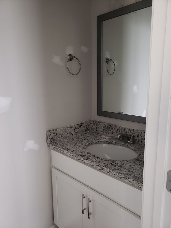 Building Photo - New Construction! 2 Bed/1.5 Bath Near Down...