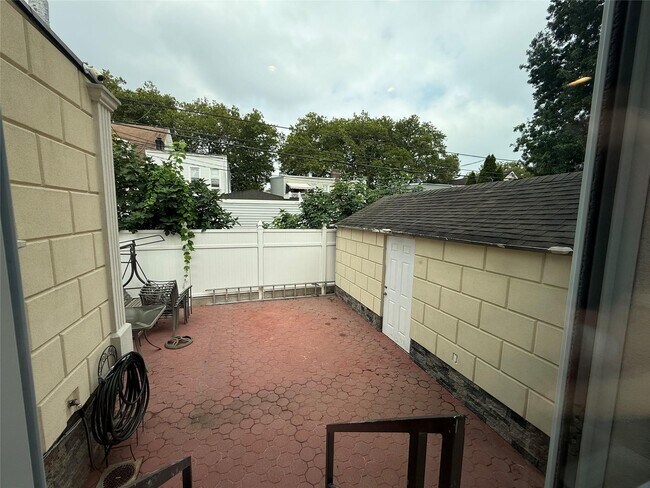 Building Photo - 77-15 78th St
