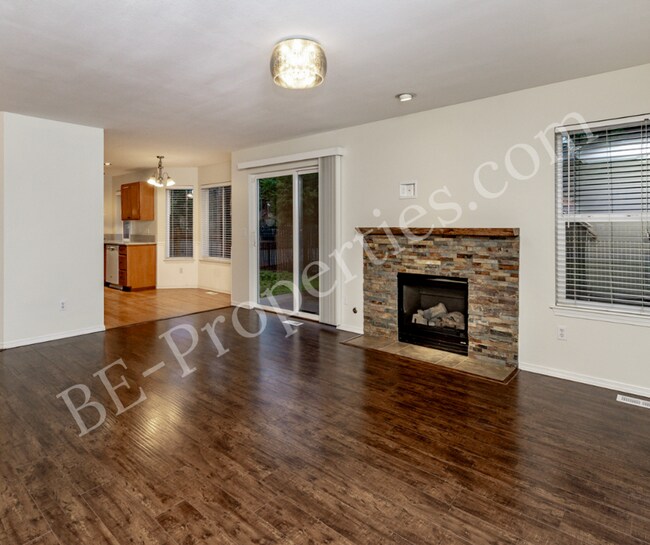 Building Photo - Puyallup Home