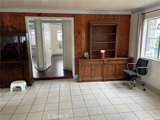 Building Photo - 130 E Sycamore Ave