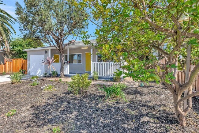 Building Photo - 745 Independence Ave