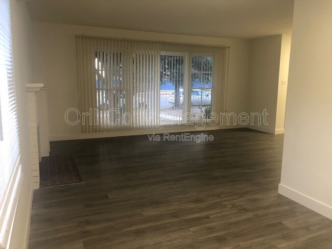Building Photo - 6500 Balboa Blvd