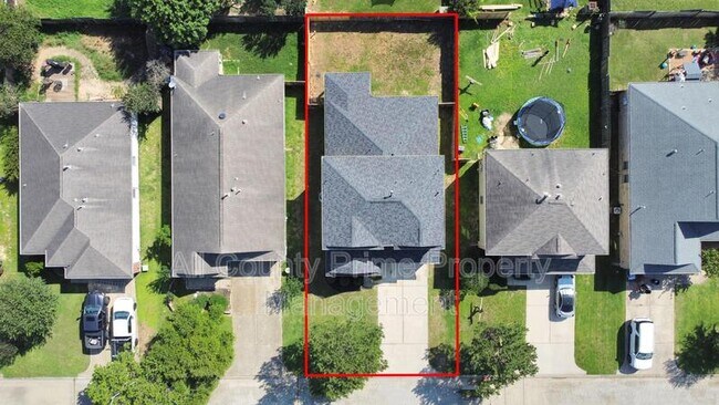 Building Photo - 21910 Willow Shade Ln