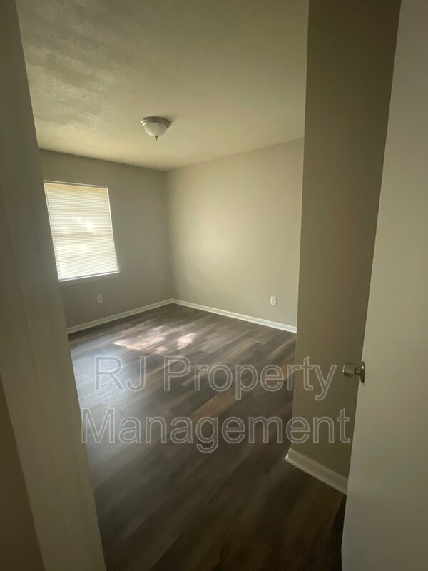 Building Photo - 9154 Haleville St