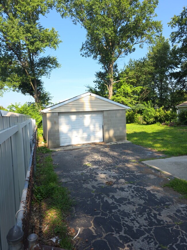 Building Photo - 5510 Halstead Ave