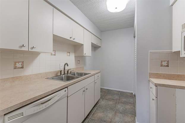 Building Photo - 5503 Pokeweed Ct
