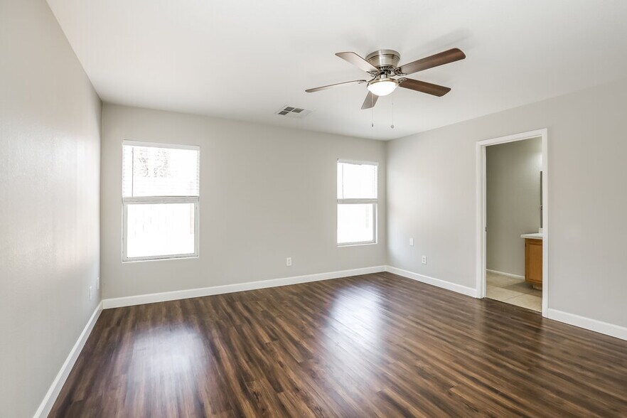 Building Photo - 5016 Charlo Dr