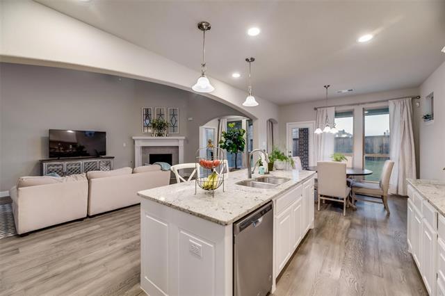 Building Photo - 16025 Plum Ct