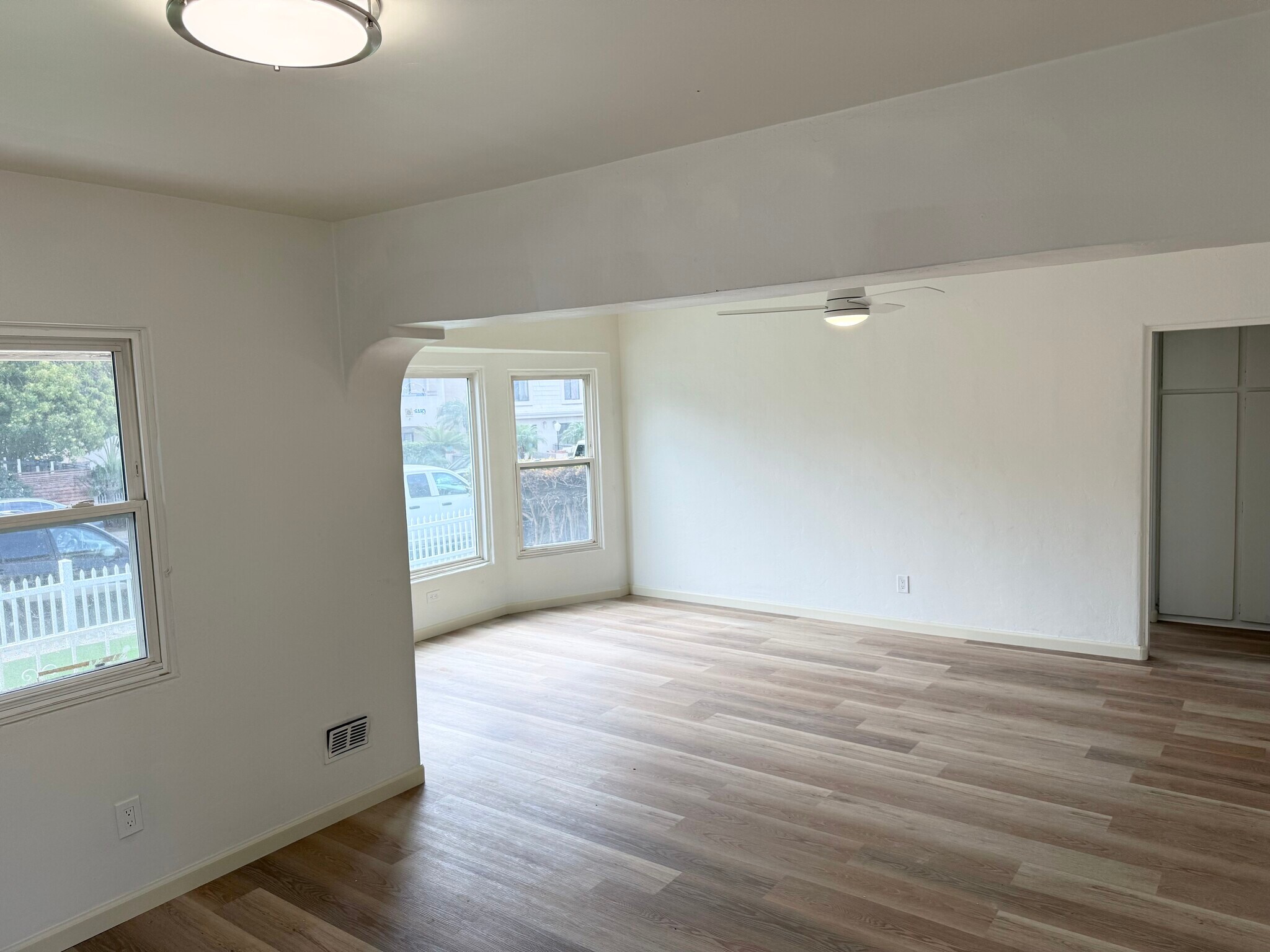 Building Photo - 1246 Pacific Beach Dr