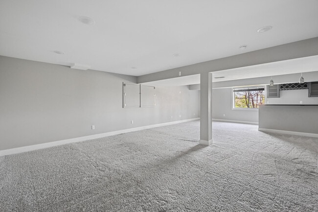 Building Photo - 3947 Buckhill Dr