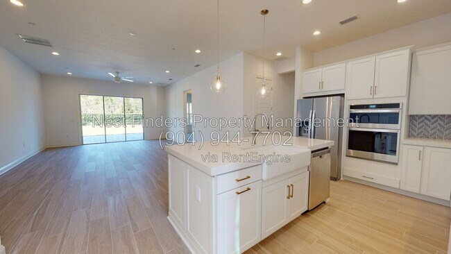 Building Photo - 111 Carousel Dr
