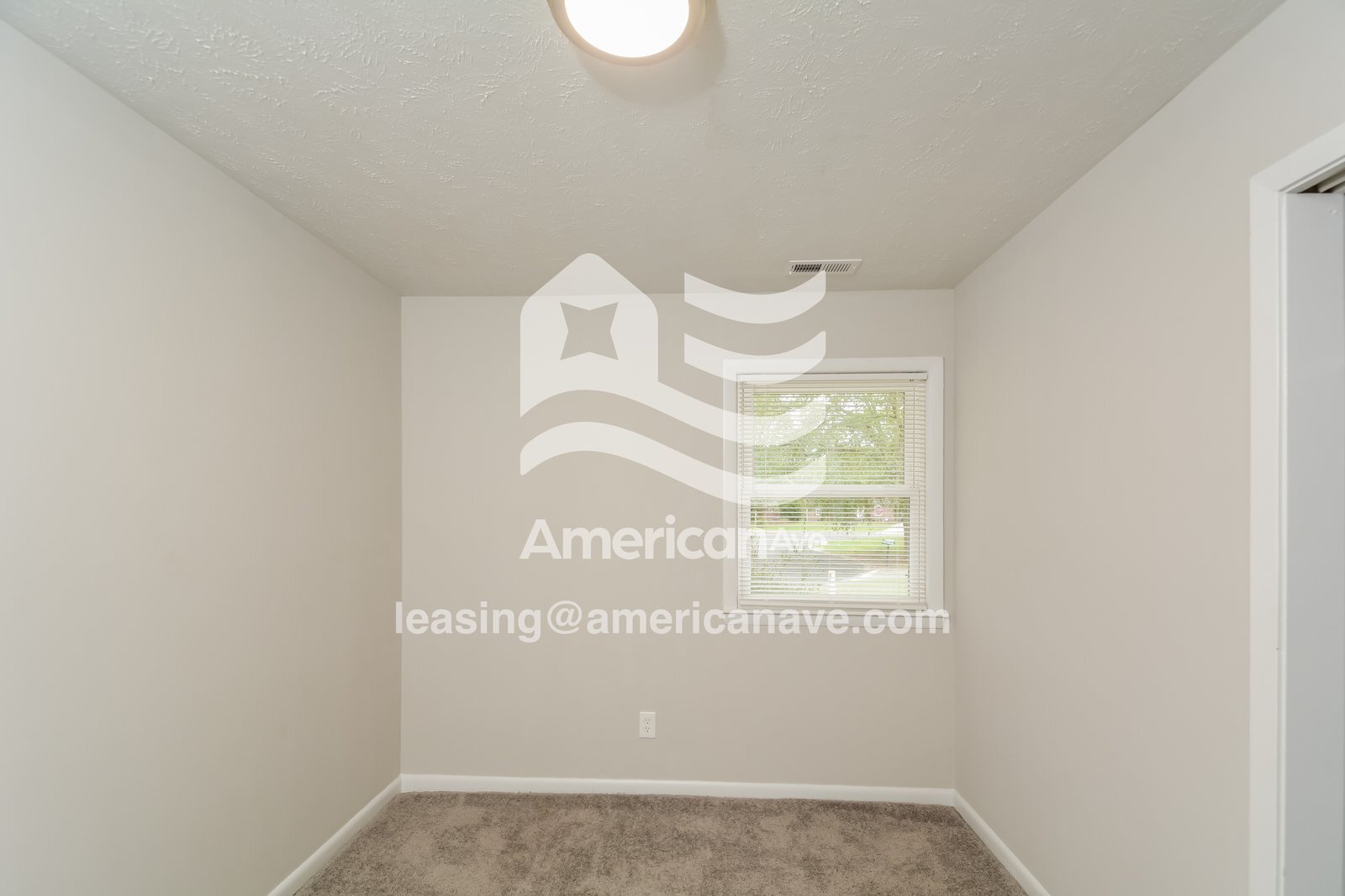 Building Photo - 936 Lark Ct