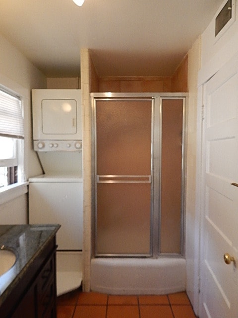 Shower, washer, dryer - 2040 Whitley Ave