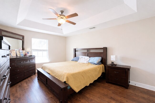 Building Photo - Fantastic 2 bedroom 2 bath townhome