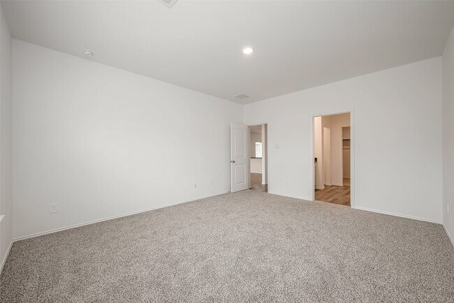 Building Photo - 5619 Vintage Oakmont Dr