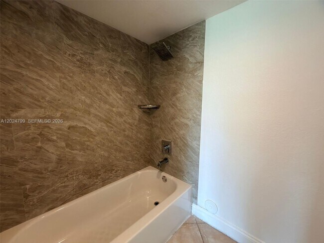 Building Photo - 1025 Coral Club Dr