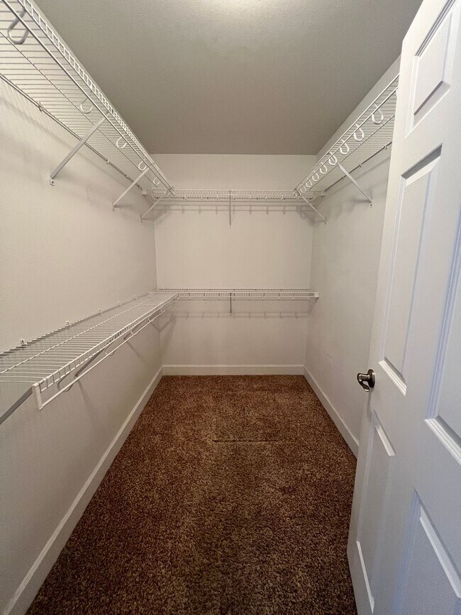 Building Photo - Well Maintained Home in Pelican Point Comm...