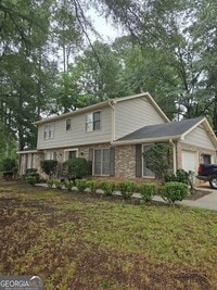 Building Photo - 2206 Country Club Dr SE