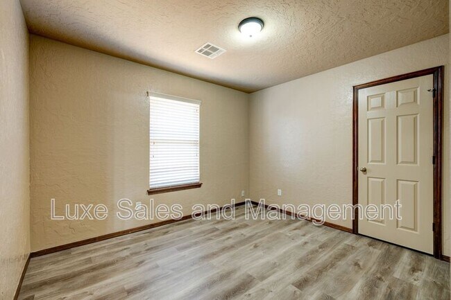 Building Photo - 3517 Galatian Way