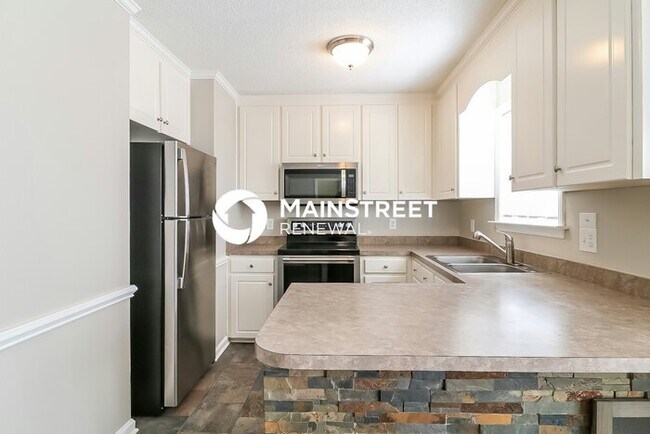 Building Photo - 3 Bedroom Pet-Friendly Home in FOUR OAKS, NC with Main Street Renewal