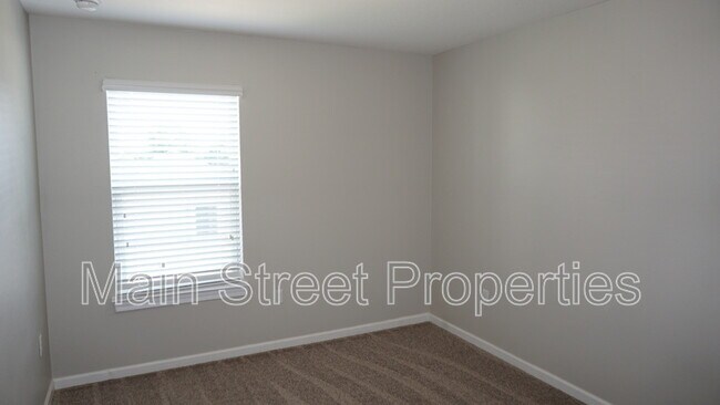 Building Photo - 2219 Waltham St