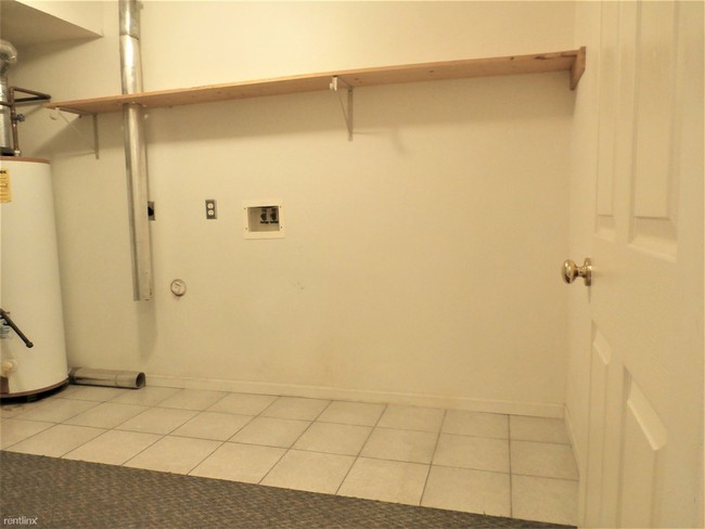 Building Photo - 3 br, 2 bath Condo - 313 Hannah Dr