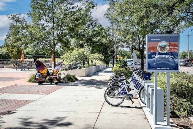 Building Photo - 1 Bedroom Apartment Near Downtown Papillion!