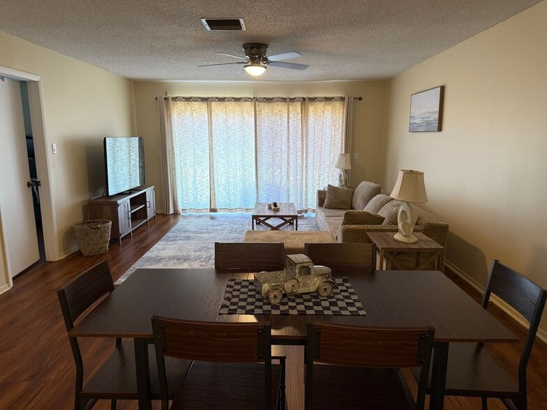 Building Photo - 8513 Dominican Ct