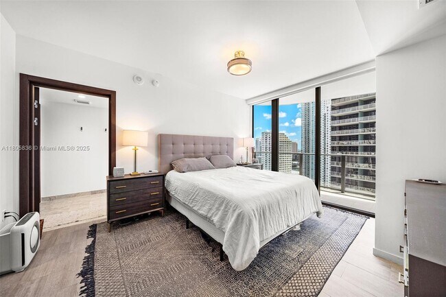 Building Photo - 1000 Brickell Plaza