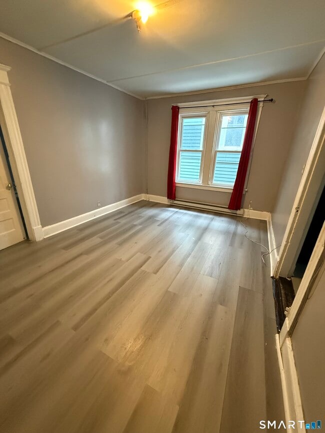 Building Photo - 28 Hill St