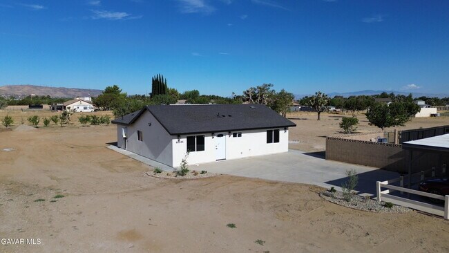 Building Photo - 40235 17th St W