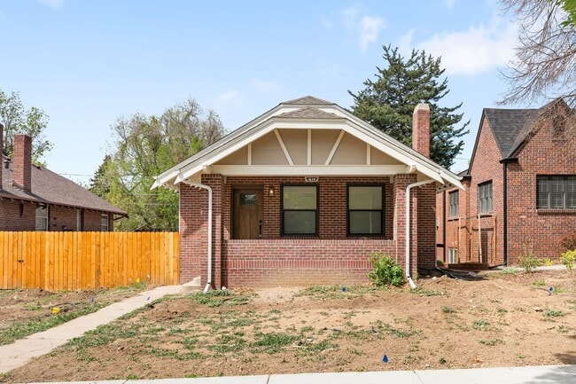 Building Photo - Remodeled 4BD, 3.5BA Home in South Park Hill with 2-Car Garage