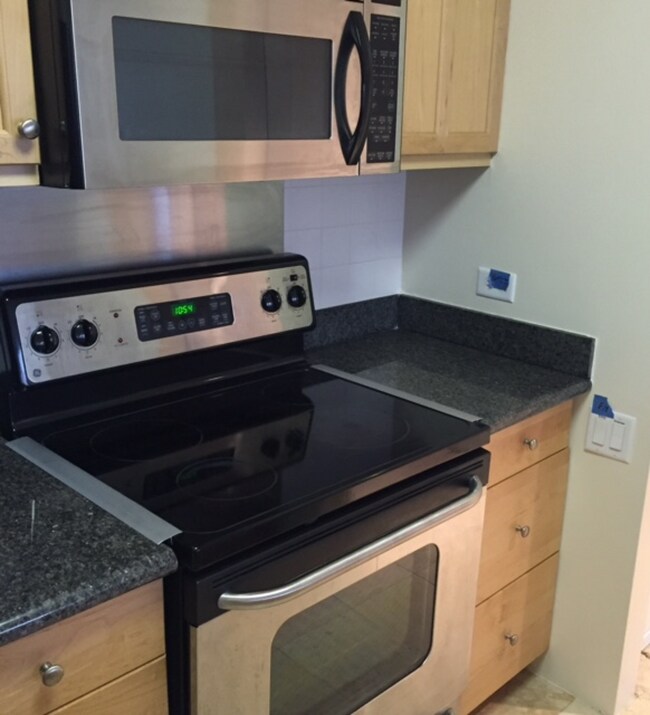 Building Photo - Honolulu Tower - High Floor, Ocean and City View!!!