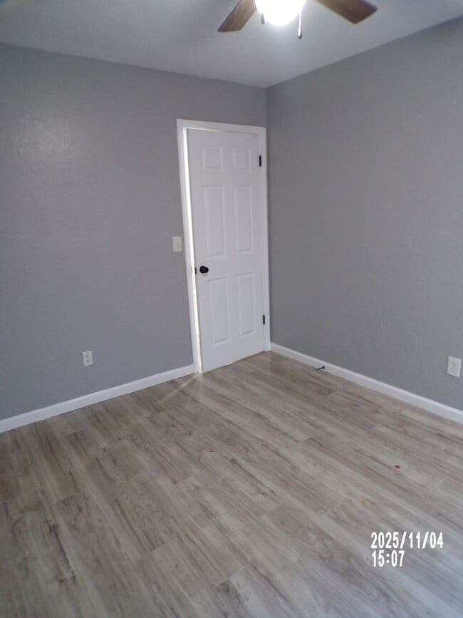 Building Photo - Fresh Paint!!, New Flooring and Granite Counter Tops!!!