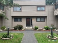 Building Photo - 16 Greenbriar Dr