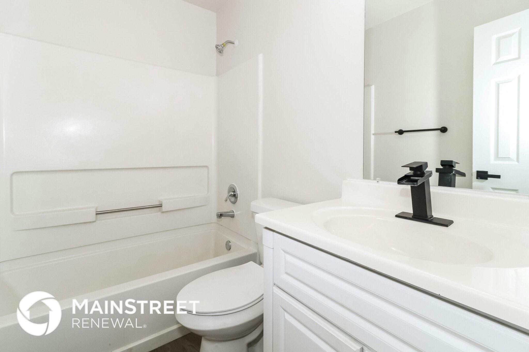 Building Photo - 10626 Oak Leaf Dr