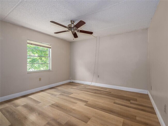 Building Photo - 5221 Bayshore Blvd