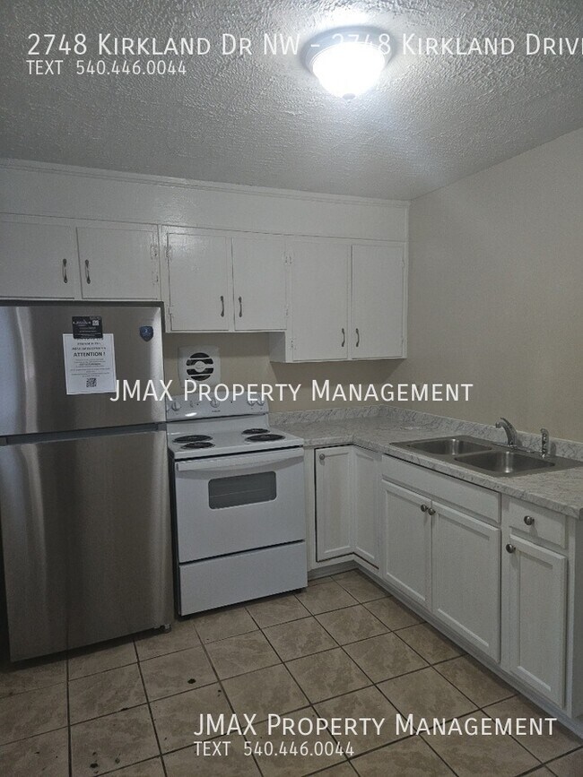Building Photo - 2748 Kirkland Dr NW