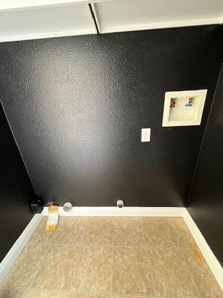 Building Photo - 402 N Amador St