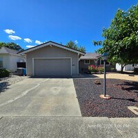 Building Photo - 118 Yosemite Cir